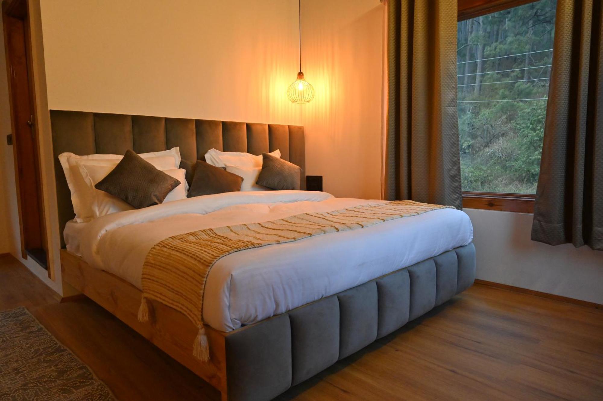 Silver Fern By The Hillside Nainital Chambre photo