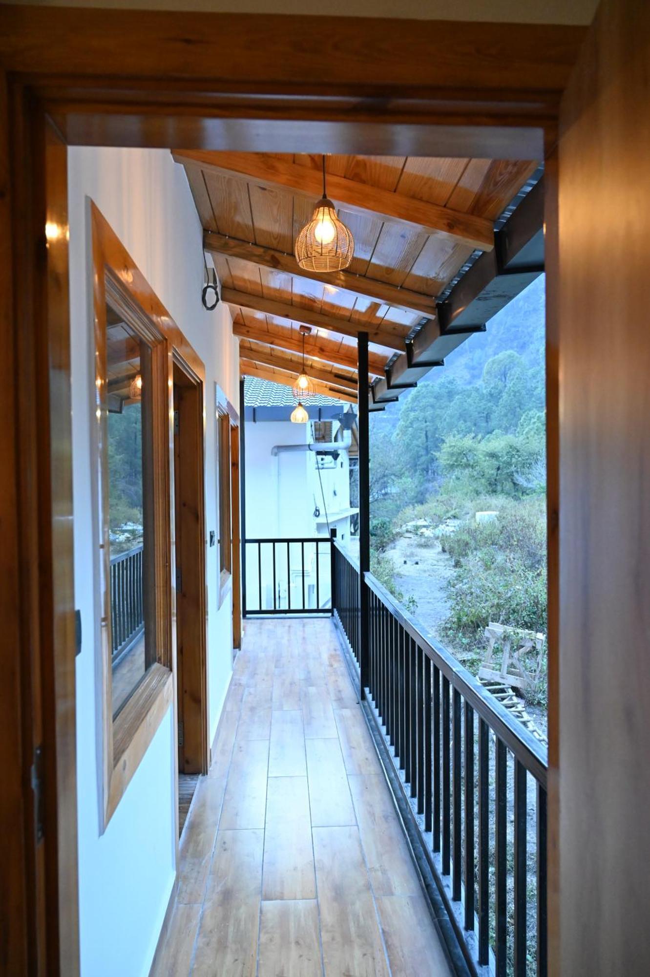 Silver Fern By The Hillside Nainital Chambre photo